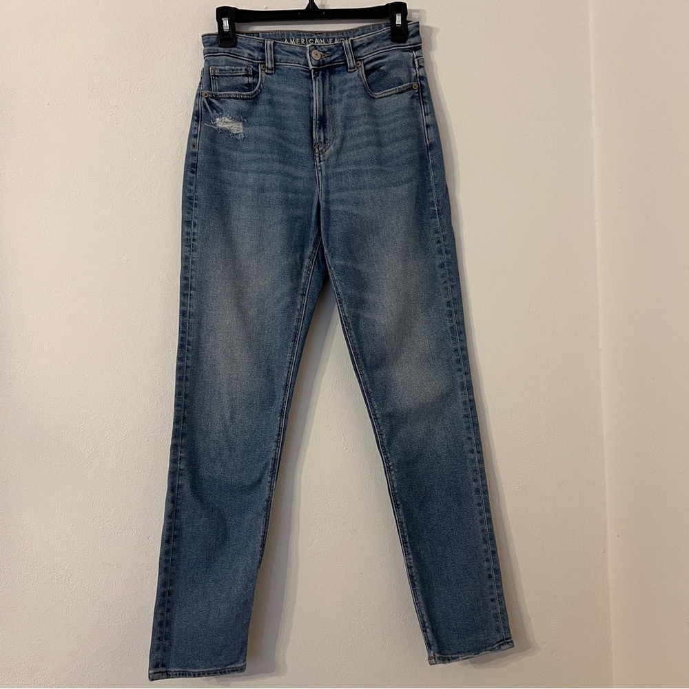 American Eagle Stretch Mom Jean Blue size 4 Long semi distressed look